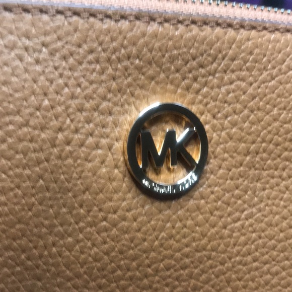 Michael Kors tan wristlet - Picture 8 of 13